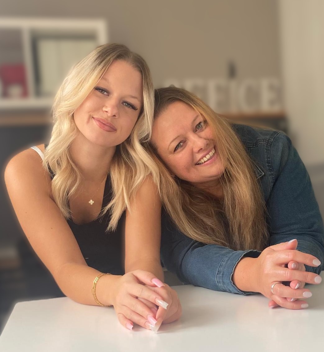 Laura Mach und Alexandra Dose als Office Solutions Team